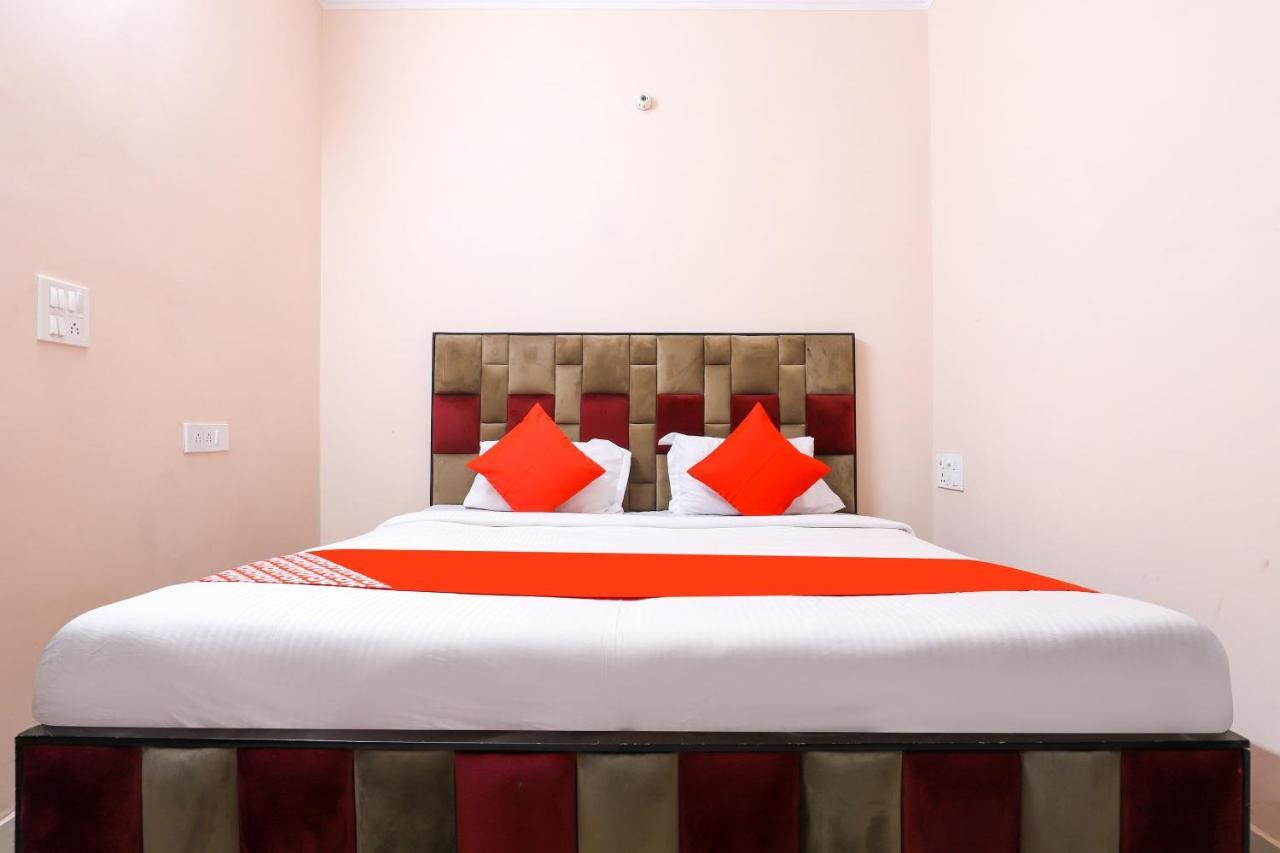 Oyo 77819 Shahdara Inn New Delhi Luaran gambar