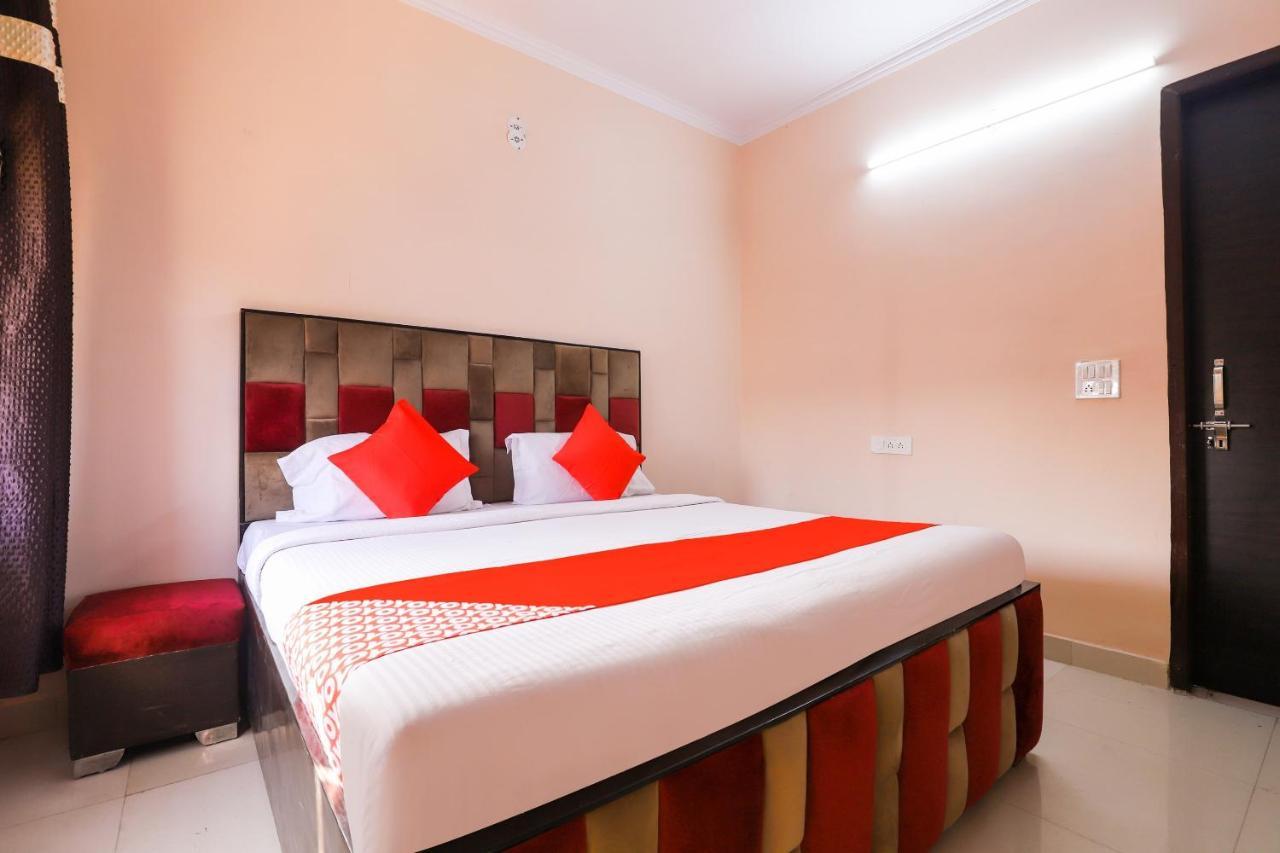 Oyo 77819 Shahdara Inn New Delhi Luaran gambar