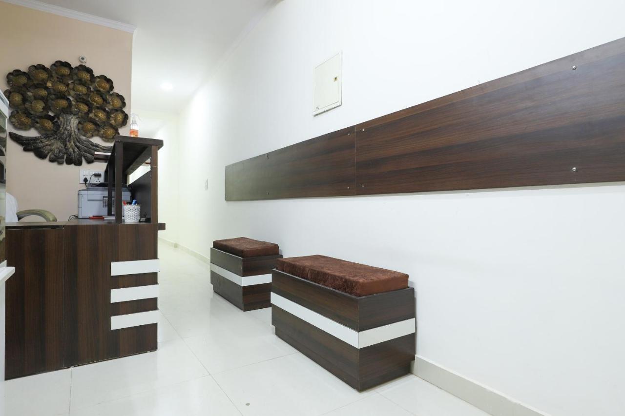 Oyo 77819 Shahdara Inn New Delhi Luaran gambar